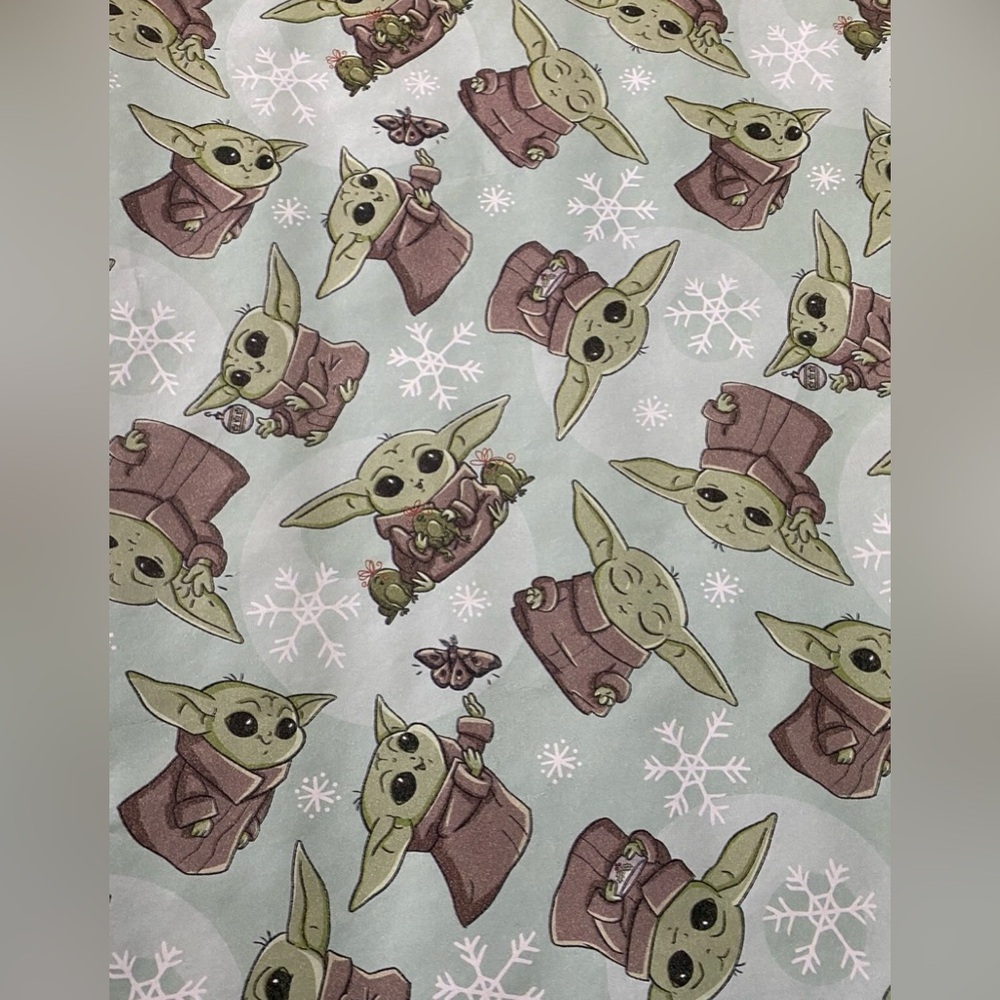 Disney Star Wars Mandalorian The Child Gift Wrap Paper Xmas Baby Yoda 25 sq ft